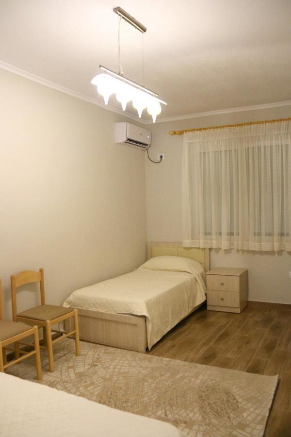 New Bazaar Arben'S Apartment Tirana Exteriör bild
