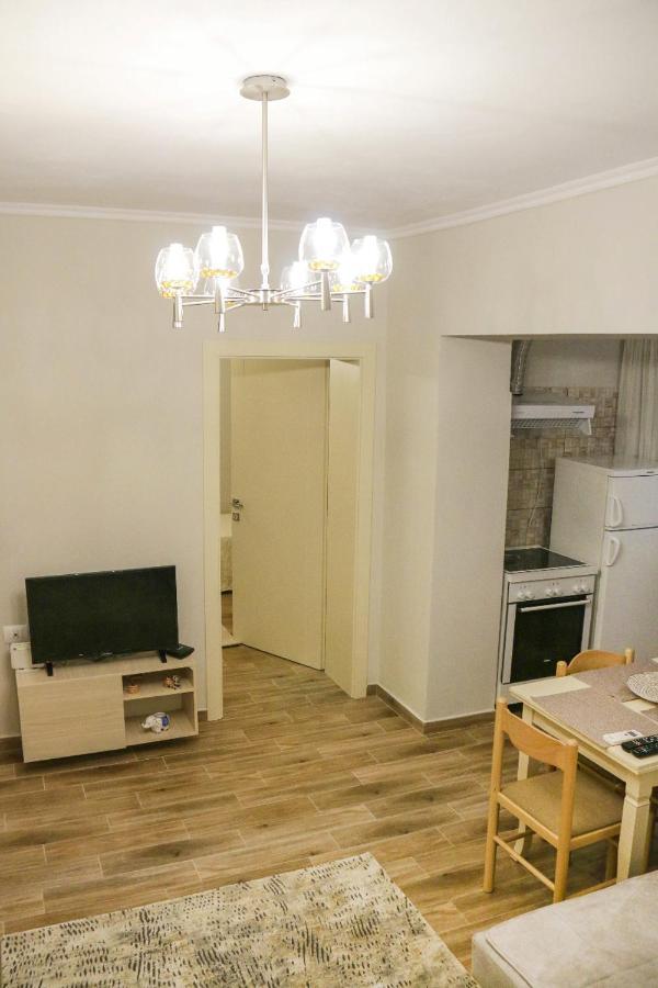 New Bazaar Arben'S Apartment Tirana Exteriör bild