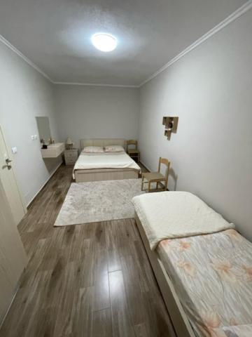 New Bazaar Arben'S Apartment Tirana Exteriör bild